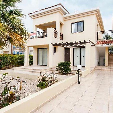 Beautiful 2-Bedroom Apartment - Great Location Pafos Zewnętrze zdjęcie