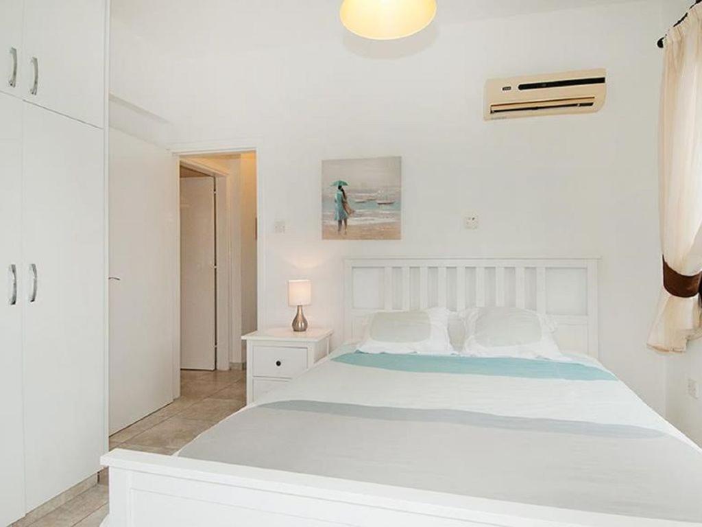 Beautiful 2-Bedroom Apartment - Great Location Pafos Zewnętrze zdjęcie