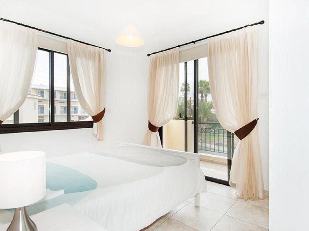 Beautiful 2-Bedroom Apartment - Great Location Pafos Zewnętrze zdjęcie
