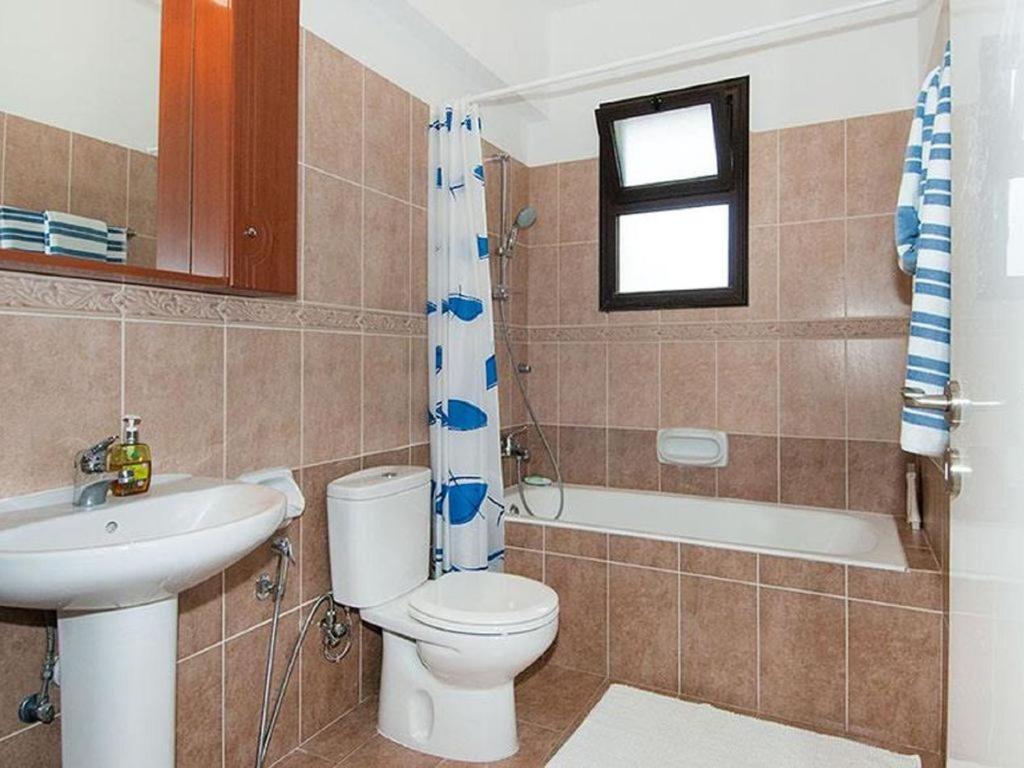 Beautiful 2-Bedroom Apartment - Great Location Pafos Zewnętrze zdjęcie