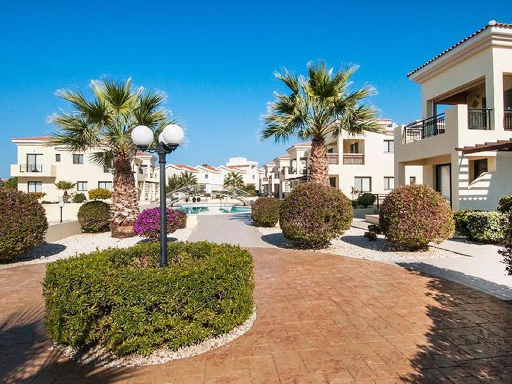 Beautiful 2-Bedroom Apartment - Great Location Pafos Zewnętrze zdjęcie